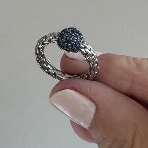 Sapphire pave’ ring
925 SS
Size 6